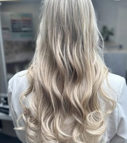 Ice blond met losse golven